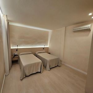 Habitación con 2 Camas Individuales